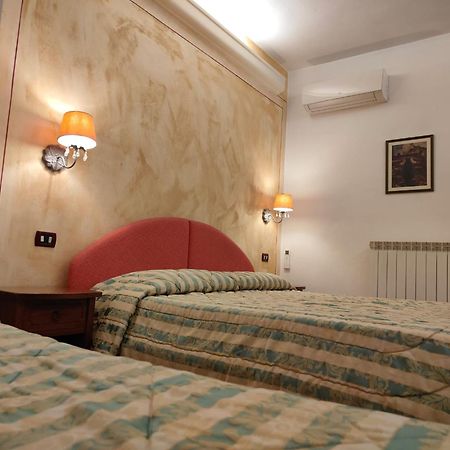 Hotel Ristorante Da Carlos Santa Maria Giudice Экстерьер фото