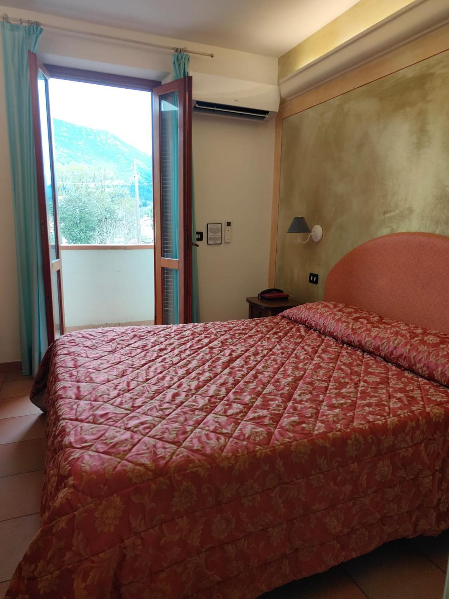 Hotel Ristorante Da Carlos Santa Maria Giudice Экстерьер фото