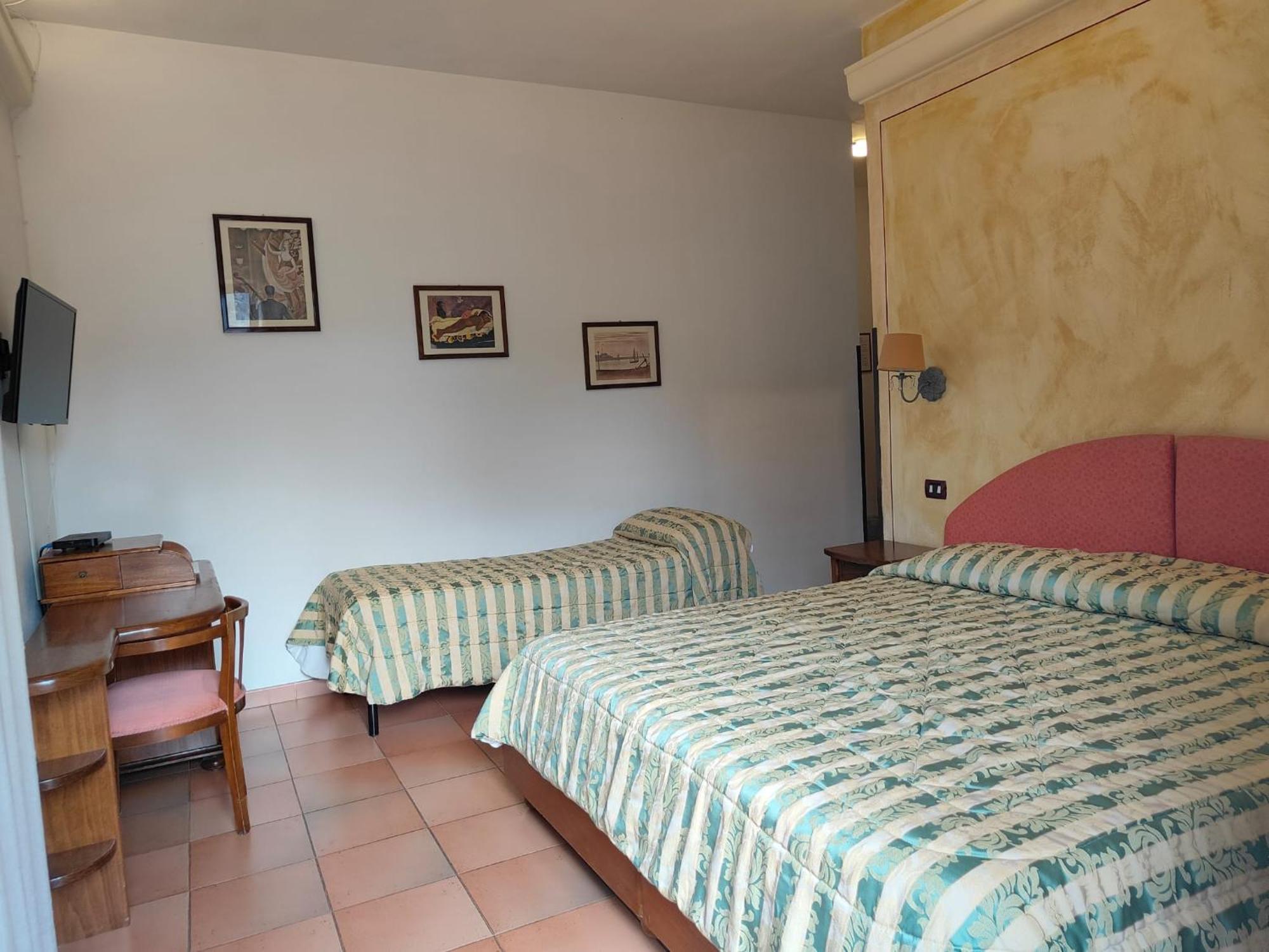 Hotel Ristorante Da Carlos Santa Maria Giudice Экстерьер фото