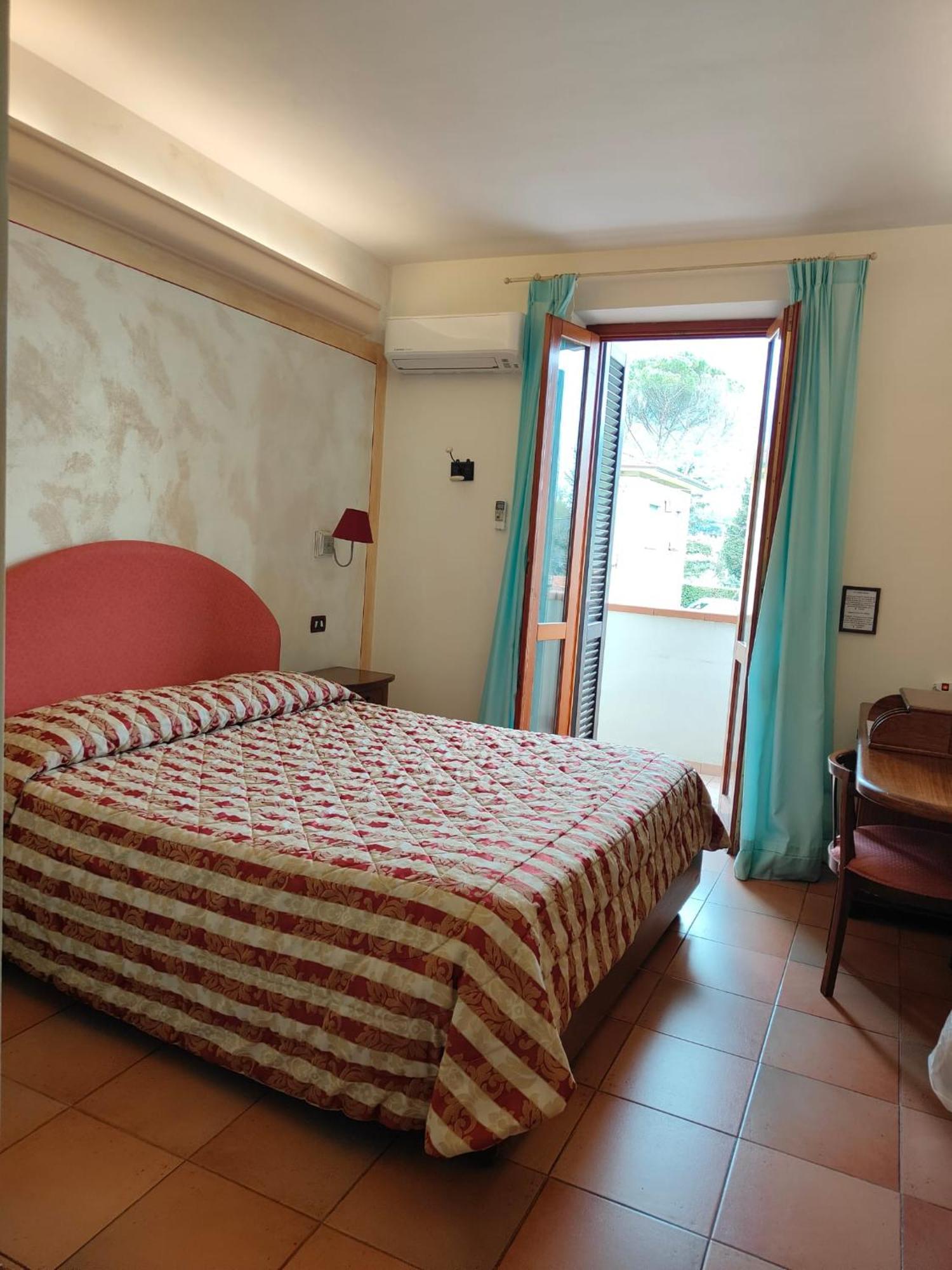 Hotel Ristorante Da Carlos Santa Maria Giudice Экстерьер фото